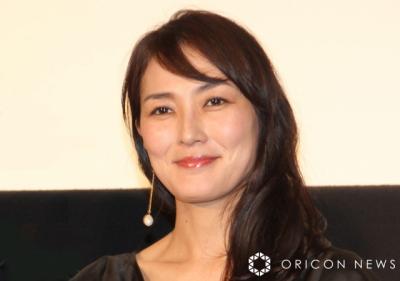 板谷由夏、初めての愛車・シトロエン「BX」と再会　ポルシェ＆シボレー、ハンドルを握る姿に反響「お美しい」