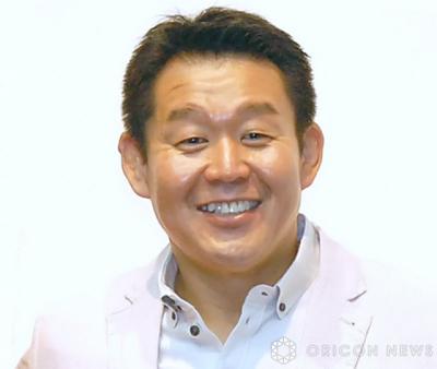 元横綱 若乃花・花田虎上、“節分”の家族のひとときを妻が公開「素敵なファミリーで憧れます」「美味しそうな恵方巻き」