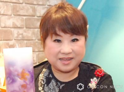 天童よしみ「母 お誕生日迎えました」　90代の母と“顔出し”2ショット「おめでとうございます」「仲良しなお母様」