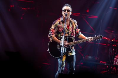 長渕剛、体調不良で愛知公演の当日中止を発表　医師が診断し「危険と判断した為」