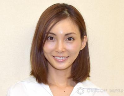 押切もえ、海辺で過ごす休日の家族ショットに反響　夫・涌井投手の服装に注目「出たっ！」「さすがですね…」