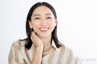 杏「いつかのメリークリスマス」　10年前の月9での“メガネサンタコス”姿披露に反響「可愛いサンタ」「似合ってます」