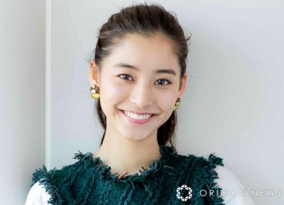 「むし暑い!!」新木優子、水着姿でナイトプール楽しむ昔のオフショットを公開「撮影でタイにいた時 よくプールで泳ぐのにマネージャーさんに付き合ってもらっていたときの」