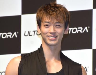 竹内涼真、“両親”との3ショット「素敵なご家族」「お父さんが笑ってる！」