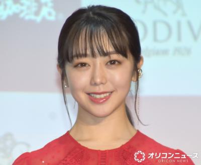 峯岸みなみ、夫・てつや＆父親の“顔出し”2ショットに反響「パパイケメンすぎて声出た」「お父さんカッコよすぎませんか！」