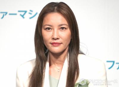 瀬戸朝香「人生初っ！」 “印象ガラリ”なイメチェン姿に反響「ブリーチですか!?」「本当にお若い」