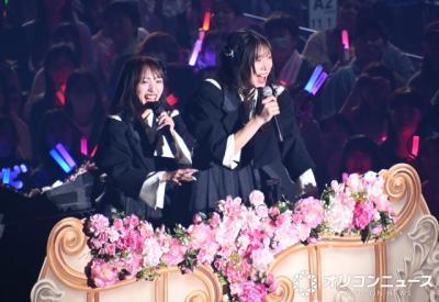 AKB48向井地美音、卒コンで唇が触れ合う“キス”に黄色い悲鳴