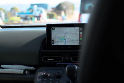 開きかけの倉庫、電線、カーナビ…「あれなに？」期の5歳児に一眼レフを渡したら「無垢だ…」「世界がまだ未知にあふれている」