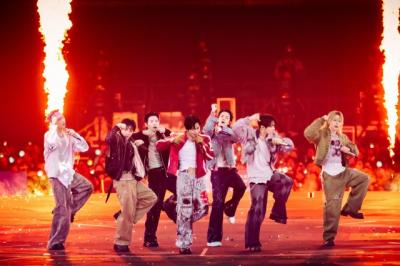 BTS、日本ARMYと7年ぶりの再会で見せた“愛”と“絆”「好きやで！」「一緒に歌うと本当に楽しい」　ARMYからのメッセージも「おかえり」「ボラへ～」【セトリあり】