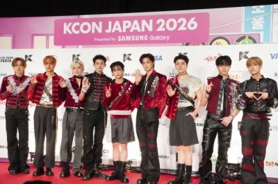 【KCON JAPAN】&TEAM、“騎士風”ビジュアルを披露「情熱的なパフォーマンスを」