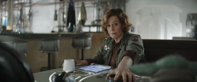 「スター・ウォーズ」最新作の新キャラはレイアと旧知の仲!?　シガーニー・ウィーバー演じるウォード大佐に注目