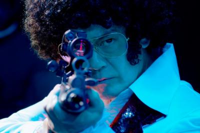 唐沢寿明主演『ミステリー・アリーナ』推理クイズ番組なのに銃撃戦!?　鈴木伸之はガンアクション初挑戦
