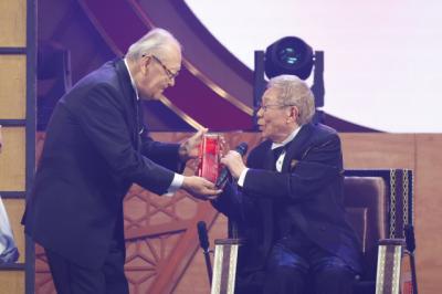 北島三郎、『MUSIC AWARDS JAPAN』特別功労賞受賞に感慨「うれしい」　代表曲「まつり」歌唱も