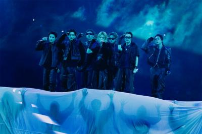 BTS、釜山公演でARMYと“13周年”誕生日をお祝い「お誕生日のろうそくが5万本」　バースデーソングや「Magic Shop」の大合唱も