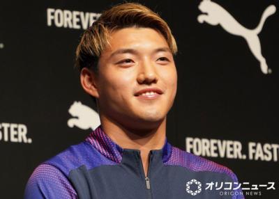 “わが子にメロメロ”堂安律、家族3ショットを“顔出し”公開　「尊敬してます」妻の誕生日に感謝のメッセージ