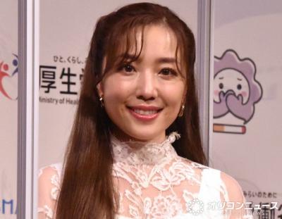 平原綾香、艶やかな黒の着物姿で高市早苗首相と2ショット披露「とても素敵です」「凛としていて、美しいですね」