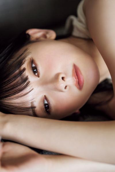 “現役東京藝大生”乃木坂46池田瑛紗、圧倒的“美”で存在感　『マガジン』表紙・巻頭グラビア登場