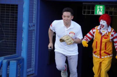 杉谷拳士、ドナルド・マクドナルドと始球式に登場　“小学生の甲子園”で熱いエール「この経験が未来につながる大切な時間になる」