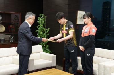 テレビ東京、張本きょうだいを特別表彰