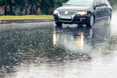 「レベル5大雨特別警報」が発表されたら車移動はどうする？注意点を内閣府防災のSNSが解説「冠水した道路への侵入は命に関わる危険があります」