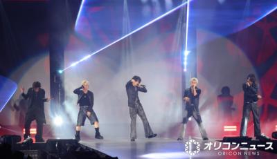 【ガルアワ】STARGLOW、漆黒衣装で圧巻パフォーマンス　“ガツガツ”から爽やか笑顔まで